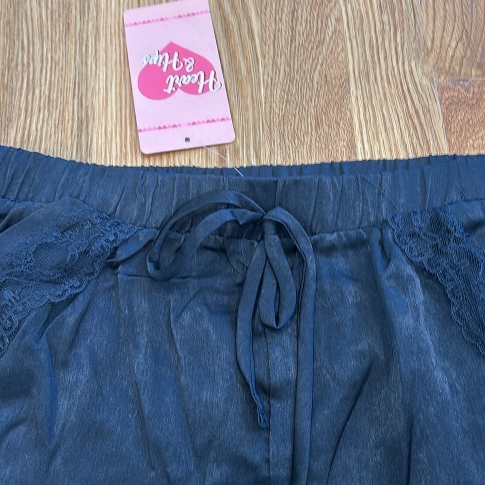 Heart & Hips Sexy little baby doll black lace high waist shorts large new w tags - Picture 3 of 6